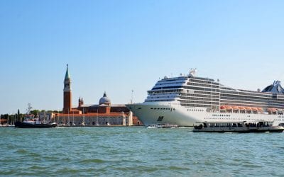 Grandi navi a Venezia: Unesco ora dice che la città è in pericolo