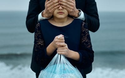 Ue: stop alla plastica monouso, anche se biodegradabile. L’Italia primo produttore ma contribuisce a ripulire le acque