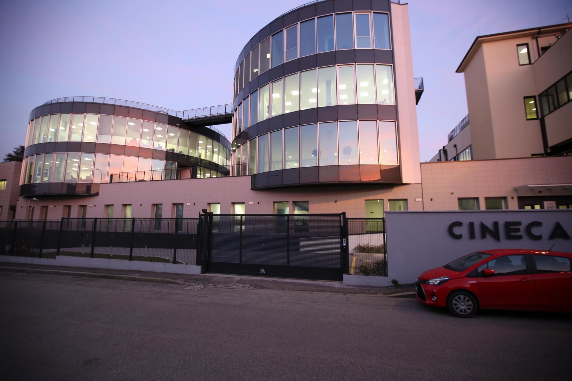 40362076504_f0528c0923_k