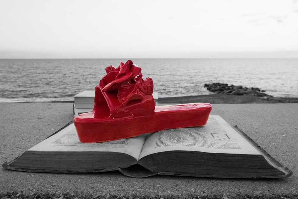 Scarpa Rossa su libro ad Albisola Superiore