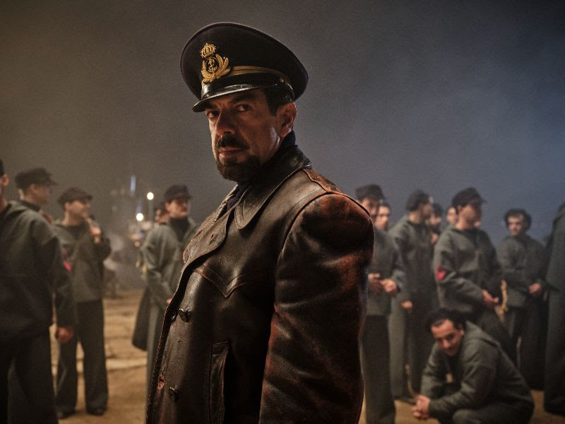 Il nuovo film con Favino rievoca l’Italia che fu solidale coi naufraghi