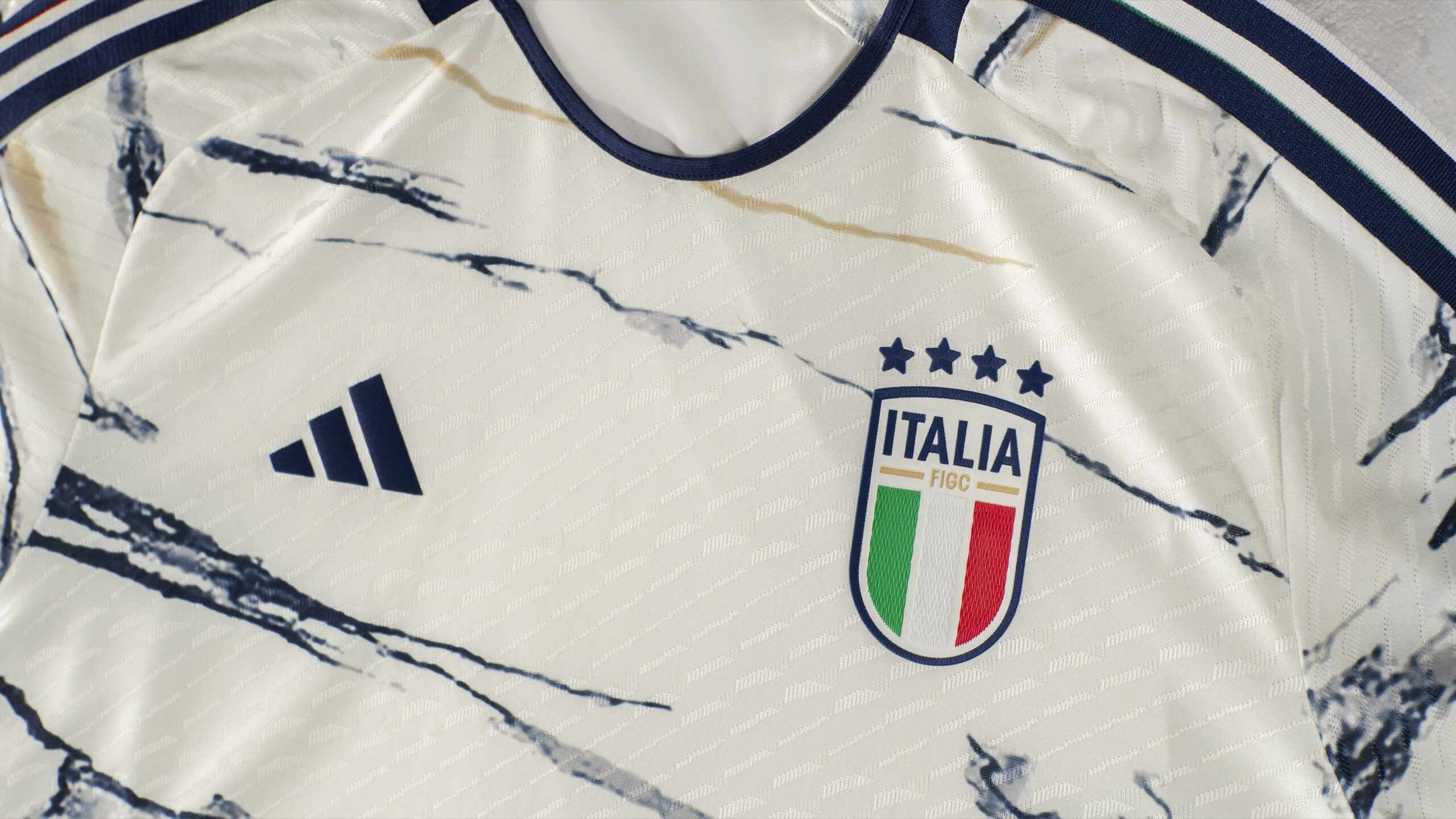 L'Italia cambia maglia