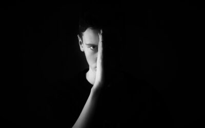 Adolescenti italiani sempre più preoccupati e in balia dei social