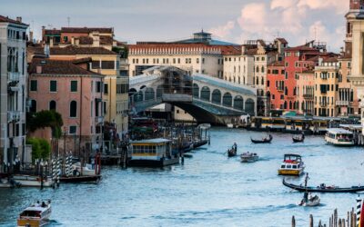Venezia adotta un codice deontologico per gli operatori turistici